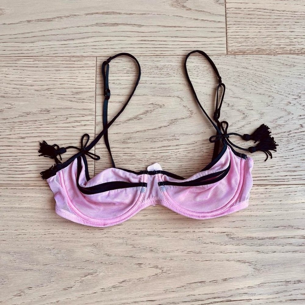 Victoria's Secret Pink and Black Lace Bra